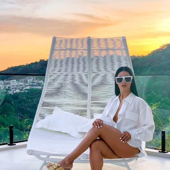 Simaria posa com biquíni fashionista e entrega curiosidade sobre foto. Saiba mais em matéria neste sábado, dia 25 de julho de 2020