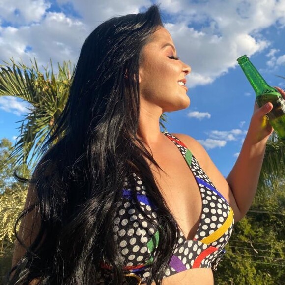 Maraisa exibe corpo sequinho em cliques de biquíni