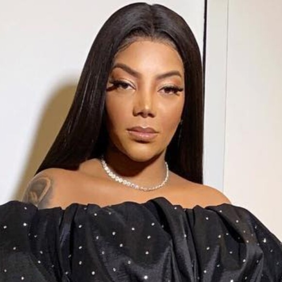 Ludmilla passa por cirugia plástia na quarentena