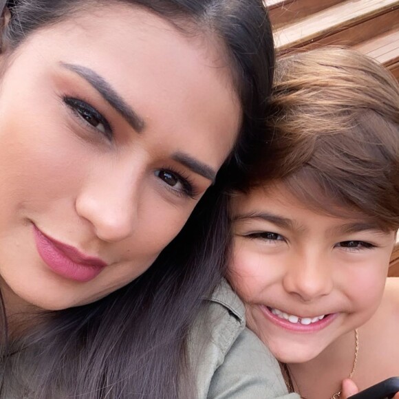 Simone, que já é mãe de Henry, está esperando o segundo filho