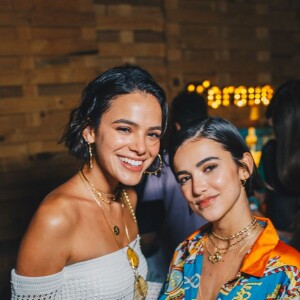 Bruna Marquezine foi homenageada por Manu Gavassi na web em aniversário