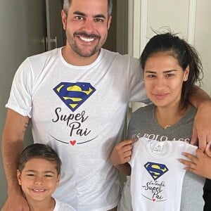 Simone, dupla de Simaria, está grávida pela segunda vez do marido, Kaká Diniz