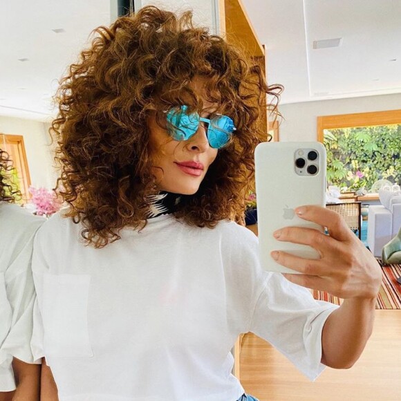 Juliana Paes tem feito exercícios por meio de aulas on-line com personal