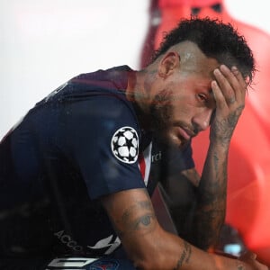 Foto de Neymar chorando repercutiu na internet após a derrota na final da Champions League