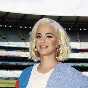 Katy Perry faz vídeo com Giovanna Ewbank e Títi