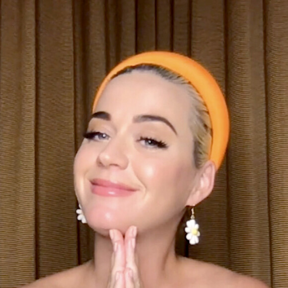 Katy Perry e Orlando Bloom comemoram nascimento da filha: 'Estamos flutuando com amor e admiração desde a chegada segura e saudável de nossa filha'