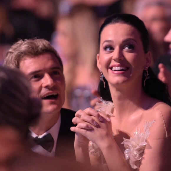 Katy Perry e Orlando Bloom lamentam cenário da pandemia: 'Cada onze segundos morre uma mulher grávida ou um recém-nascido, principalmente de causas evitáveis'
