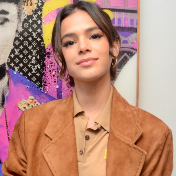 Bruna Marquezine cortou cabelo e fez tratamento com multivitaminas no SPA Déia e Renata, no Rio de Janeiro