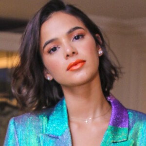 Bruna Marquezine adota cabelo mais curto para acelerar transição capilar
