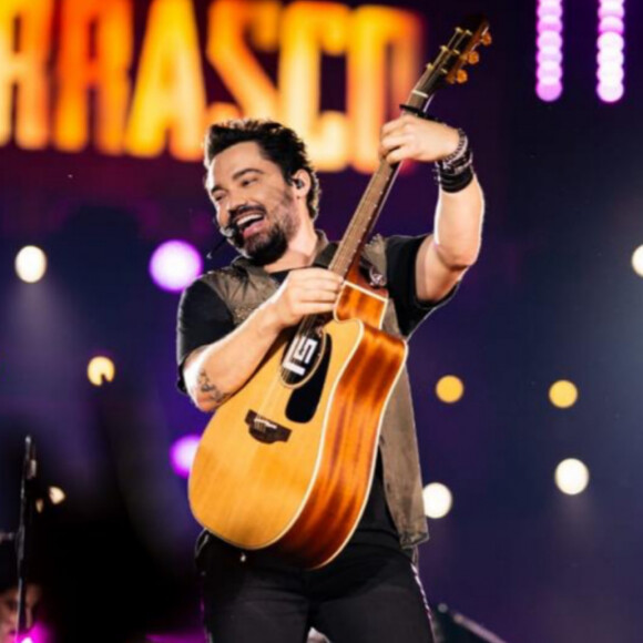 O cantor sertanejo Fernando Zor é pai de Kamilly, de 18 anos, e Alice, de 6 anos