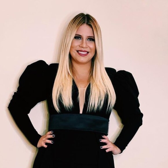 Marília Mendonça exibe cabelo longo e levanta mistério na web
