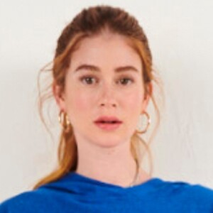 Marina Ruy Barbosa usa moletom oversized em foto de campanha