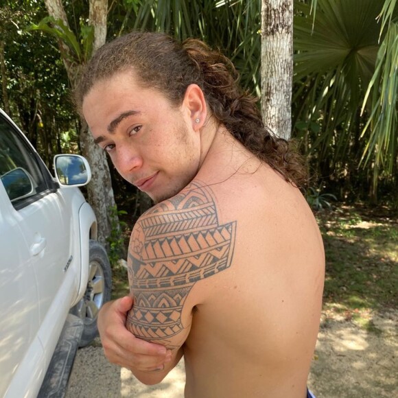 Comparação de Whindersson Nunes com Vitão divide fãs