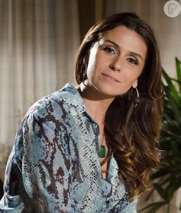 Helô (Giovanna Antonelli) entende a ligação de Wanda (Totia Meirelles) com o tráfico de bebês depois da denúncia de Berna (Zezé Polessa), em 'Salve Jorge'