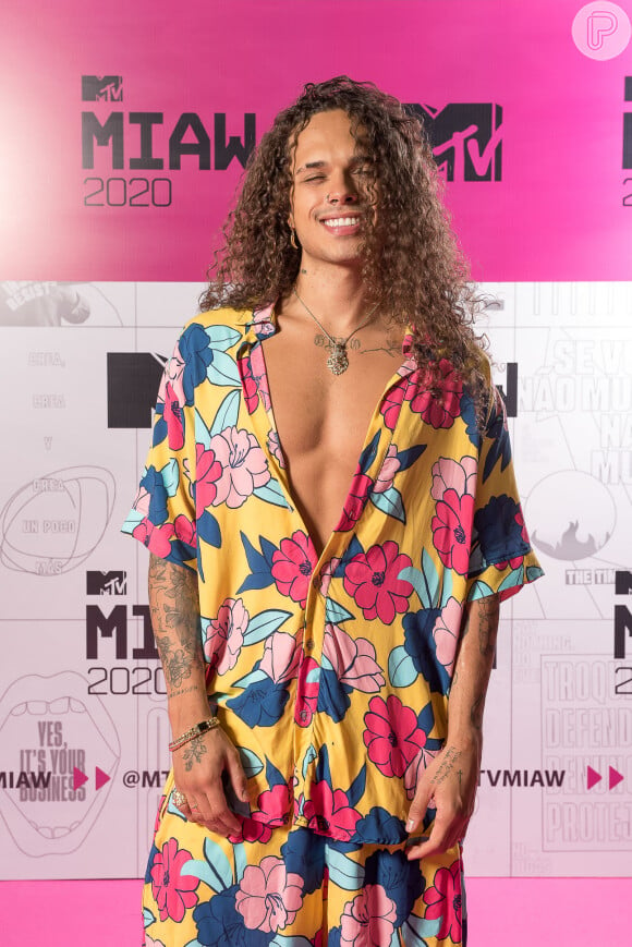 Vitão cantou com a namorada, Luísa Sonza, no MTV Miaw