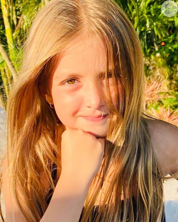 Angélica posta fotos inéditas da filha, Eva, que completou 8 anos