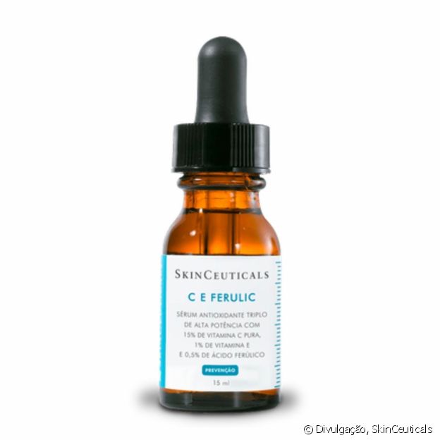 Hailey Baldwin usa o sérum antioxidante SkinCeuticals C E Ferulic (R$ 299,90)