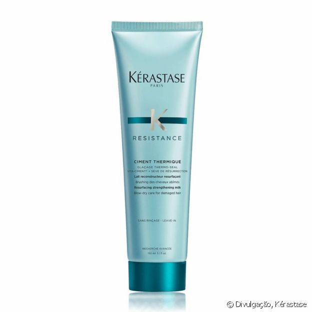 Jameela Jamil investe no leave in Kérastase Résistance Ciment Thermique (R$ 228,00)