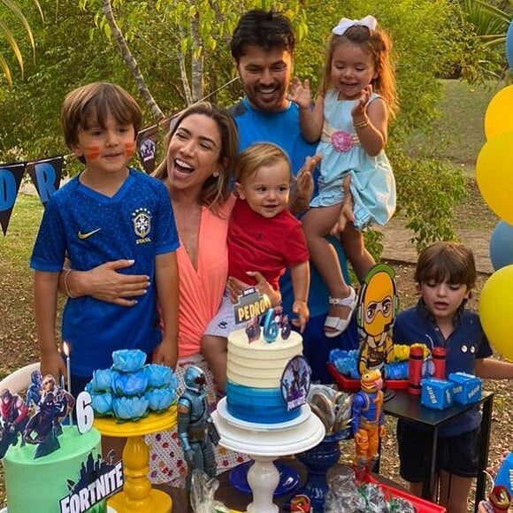 Patricia Abravanel foi comparada ao filho mais novo, Senor, de 1 ano, em foto