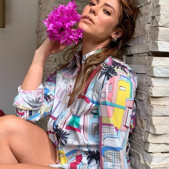 Paolla Oliveira combina anel com namorado, Douglas Maluf