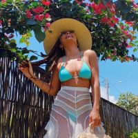 Look moda praia de Juliana Paes: atriz usa top cortininha com argolas e calcinha cavada