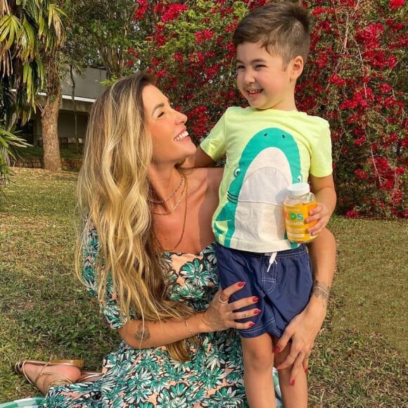 Aline Gotschalg fala sobre a criação do filho, Lucca, de 4 anos