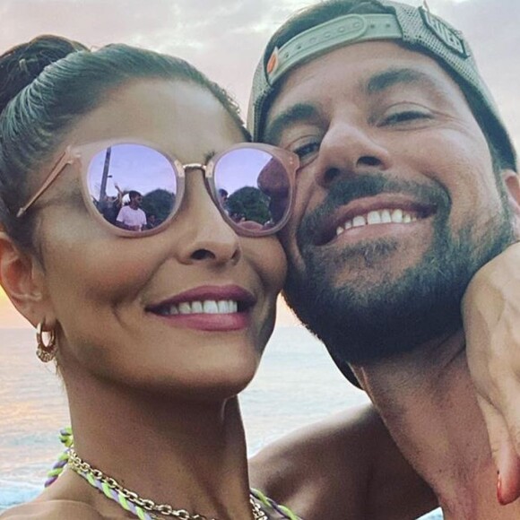 Juliana Paes parabenizou o marido, Carlos Eduardo Baptista, neste domingo, 18 de outubro de 2020, por seu aniversário