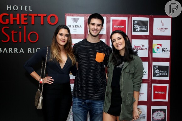 Fátima Bernardes festeja aniversário dos trigêmeos com vídeochamada. Fotos!