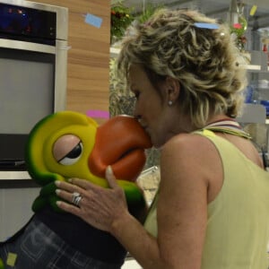 Ana Maria Braga chorou a morte de Tom Veiga, voz e manipulação do Louro José, do 'Mais Você'