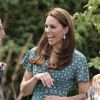 Kate Middleton alia praticidade e estilo em looks fresquinhos