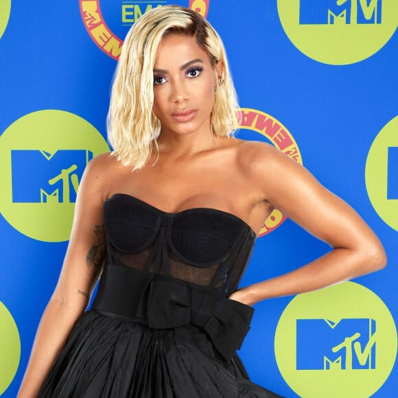 Anitta foi uma das apresentadoras do EMA MTV 2020 neste domingo, 8 de novembro de 2020