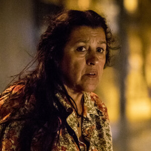 No final da novela 'Amor de Mãe', Lurdes (Regina Casé) vai descobrir que é mãe de Danilo (Chay Suede)