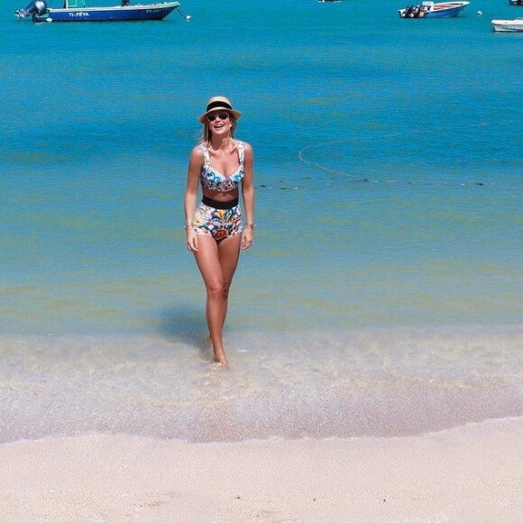 Ana Paula Siebert de biquíni: fotos para se inspirar na moda praia da modelo