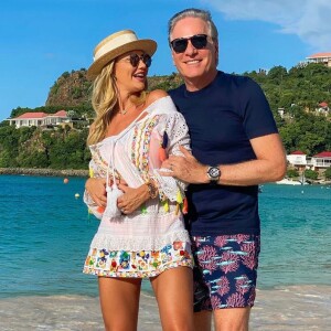 Ana Paula Siebert e Roberto Justus curtiram feriado em St. Barts, uma ilha do Caribe