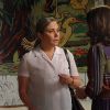 Beatriz (Heloísa Périssé) comenta com Célia (Thais de Campos) que está sendo chantageada por Cristina (Fabiula Nascimento), em 'Boogie Oogie'
