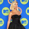 Anitta participou como apresentadora do MTV EMA