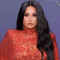 Demi Lovato, J.Lo e mais: os looks das famosas no E! People's Choice Awards 2020