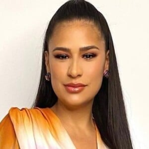 Dupla de Simaria, Simone faz vídeo após tomar banho e destaca inchaço