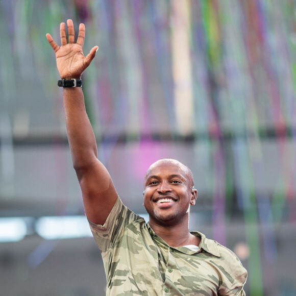 Thiaguinho e a irmã impressionaram pela semelhança física: 'É você de cabelo'