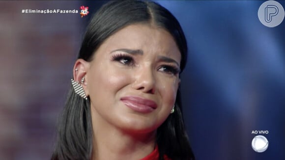 'A Fazenda 12': Jakelyne Oliveira chora ao ser eliminada
