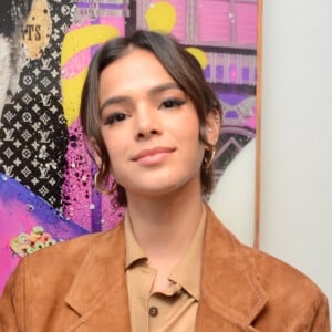 Bruna Marquezine acrescentou: 'Só consigo me relacionar com quem eu confio, admiro e conheço, pelo menos, um pouco'