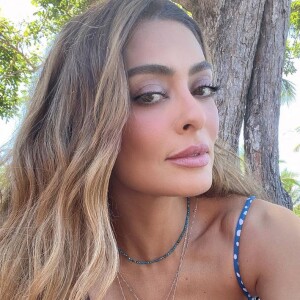 Juliana Paes contou que parou de fumar