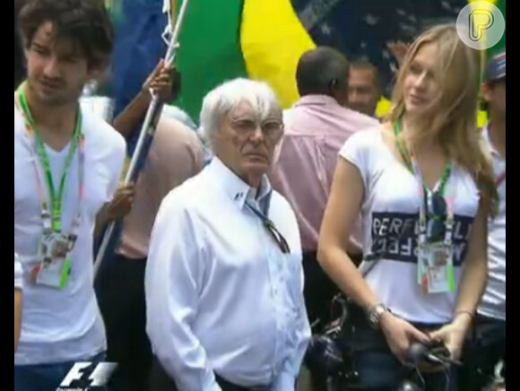 Fiorella Mattheis e Alexandre Pato foram filmados juntos ao lado de Bernie Ecclestone, dirigente da Fórmula-1