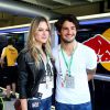 Fiorella Mattheis e Alexandre Pato circularam juntos em Intergalos, onde conferiram o Grande Prêmio de Fórmula 1 neste domingo, 9 de novembro de 2014