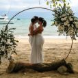 Casamento de Cristiane Rozeira e Ana Paula Garcia ocorreu em  Ilha Bela, no litoral norte de São Paulo 
