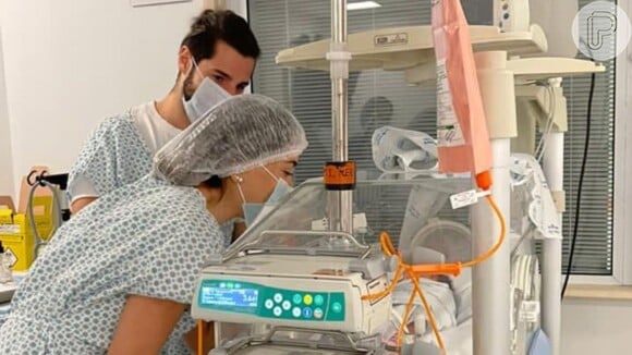 Filha de Romana Novais e Alok, Raika, nasceu com 8 meses e ficou 22 dias na UTI