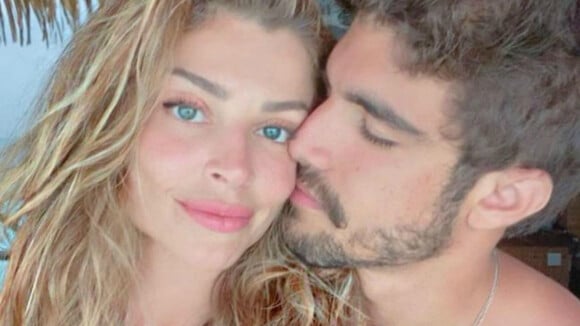 Caio Castro posta 1ª foto de beijo em Grazi Massafera ao festejar chegada de 2021