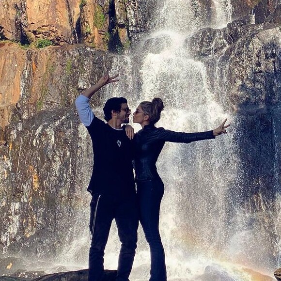 Grazi Massafera e Caio Castro namoram desde 2019