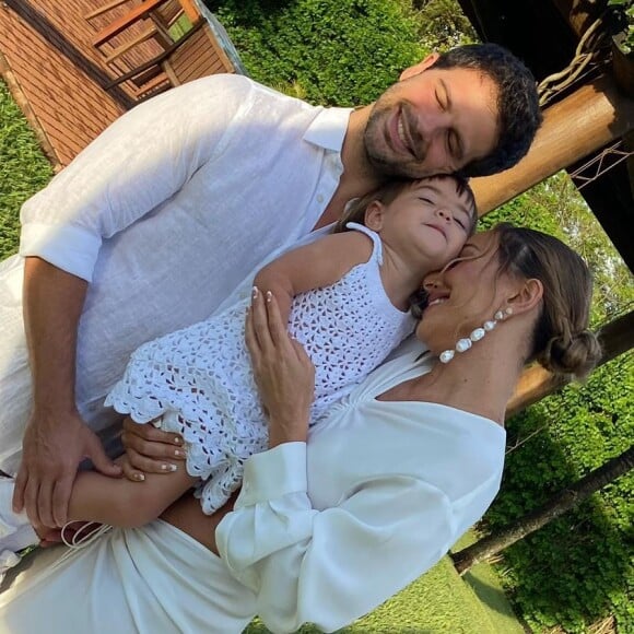 Sabrina Sato posou com a família no Ano-Novo