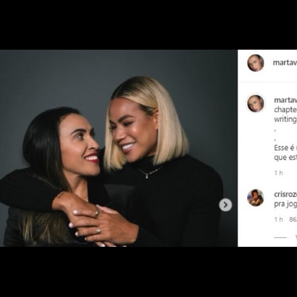 Cris Rozeira comenta na foto das amigas Marta e Toni Deon